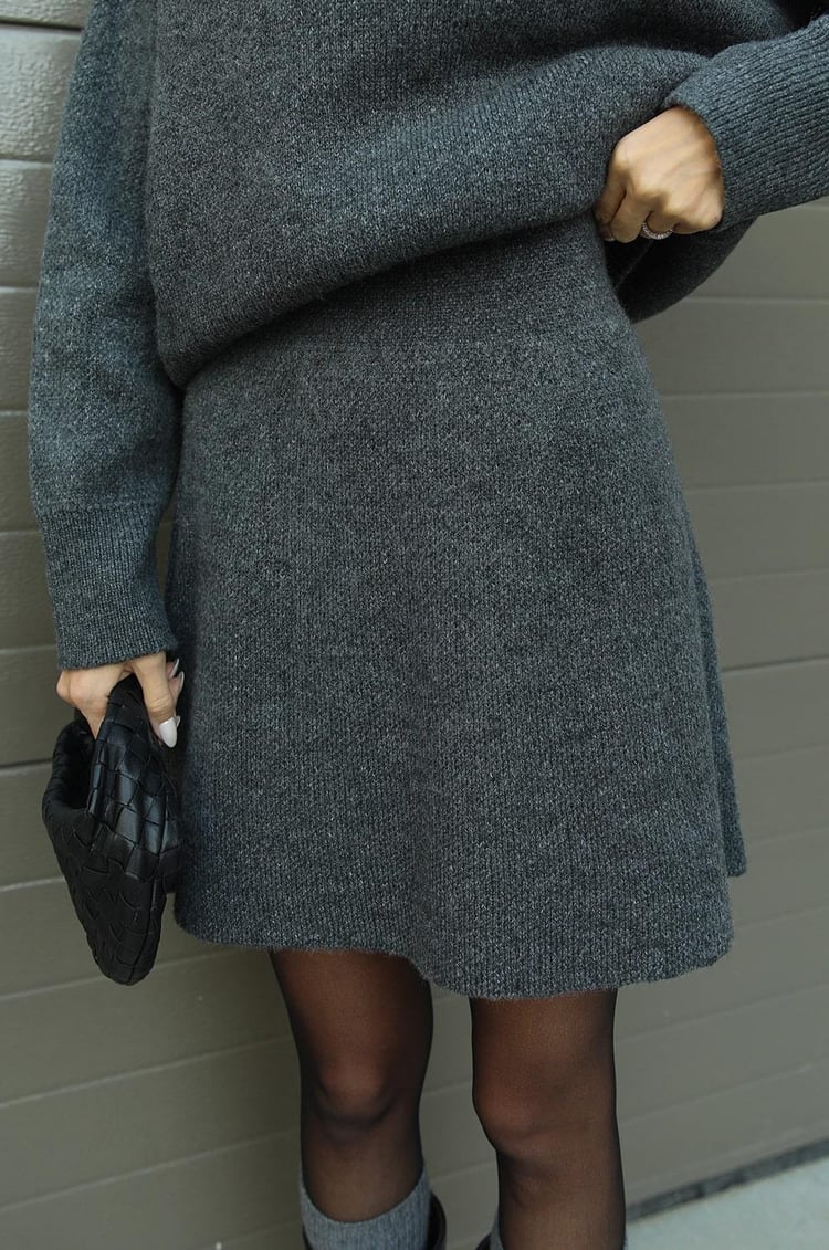 Knitted skirt suit (sweater+skirt)