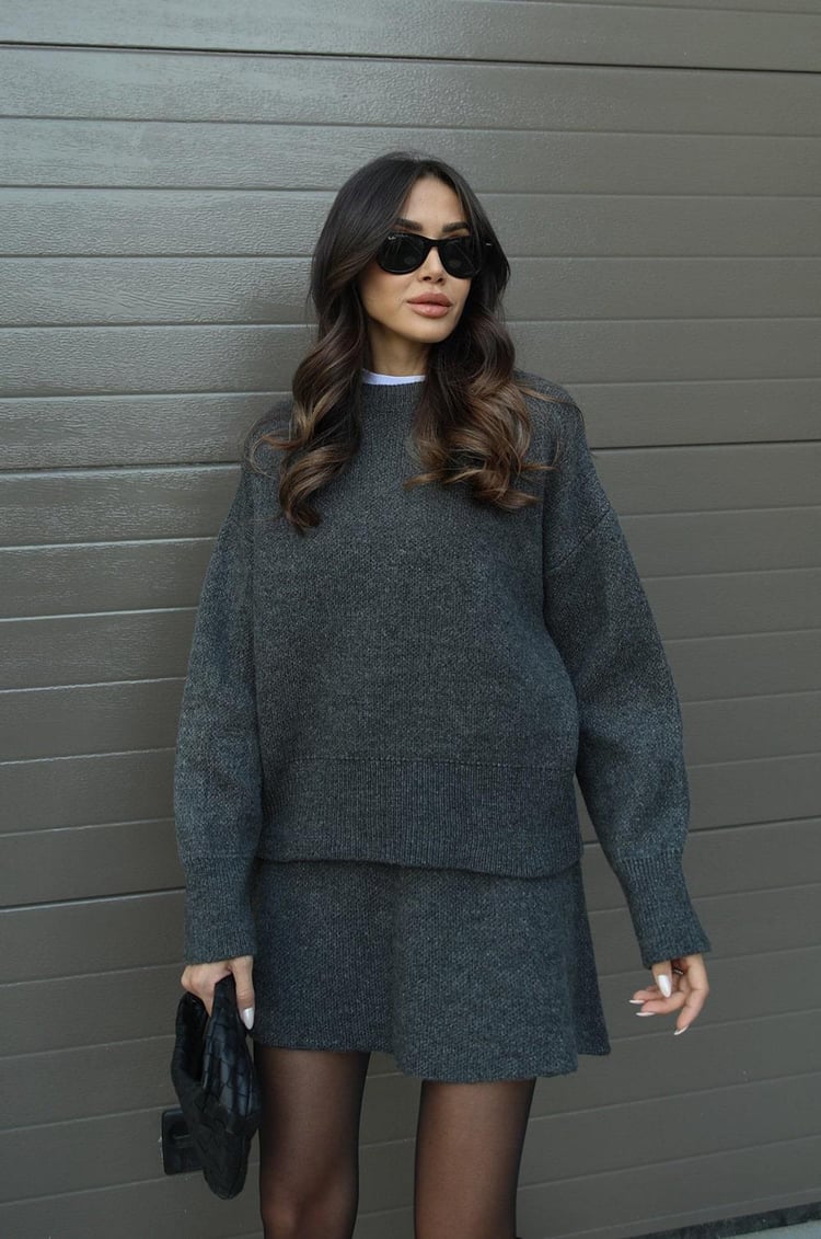 Knitted skirt suit (sweater+skirt)